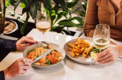 Cove Tavern Dining